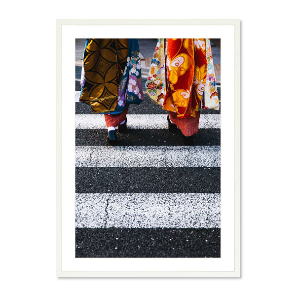 Street Photography: Why Candid Shots Outperform Posed Ones